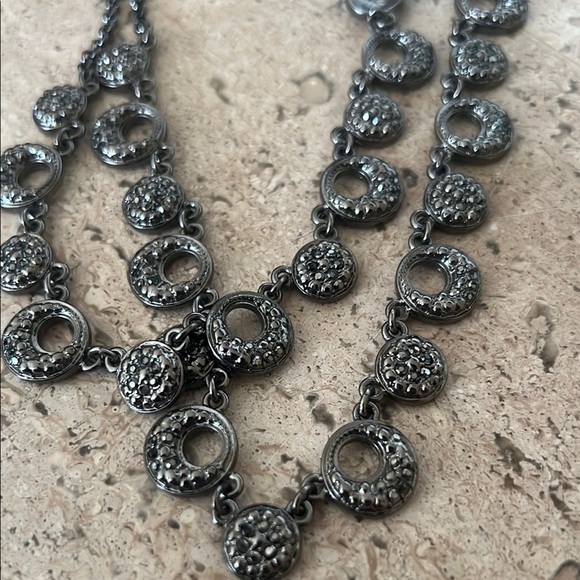 Elegant Black Necklace - Picture 7 of 8